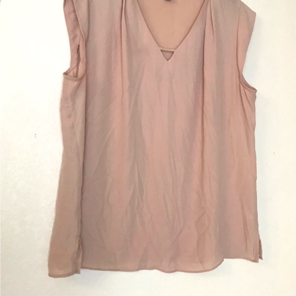 Banana Republic peach colored short sleeve blouse size Large petite